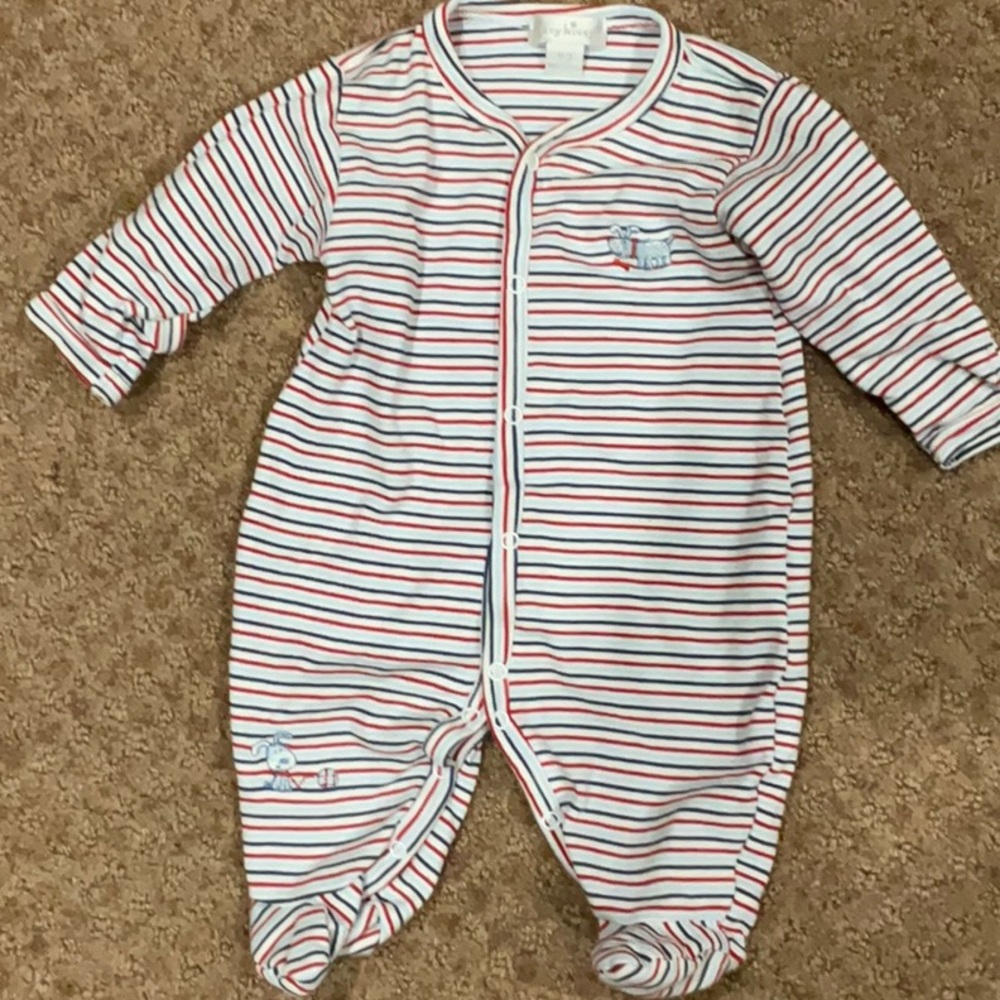 KISSY KISSY SLEEPER IN SIZE 0-3 MONTHS